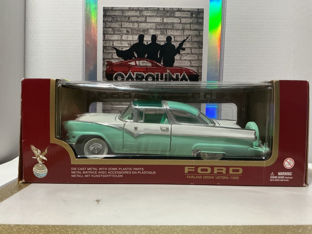 [112449] 1:18 ROAD LEGENDS DIECAST FORD FAIRLANE CROWN VICTORIA (1955)