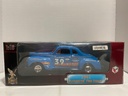 1:18 ROAD SIGNATURE 1941 PLYMOUTH PRO STREET BLUE ON RED