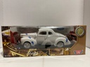 1:18 MOTOR MAX 1940 FORD COUPE WHITE ON CREAM
