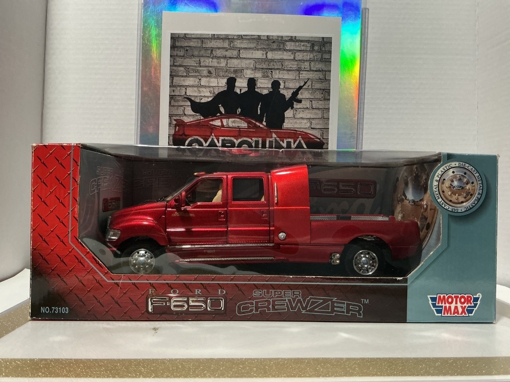 1:24 MOTORMAX FORD F650 SUPER CREWZER RED ON TAN