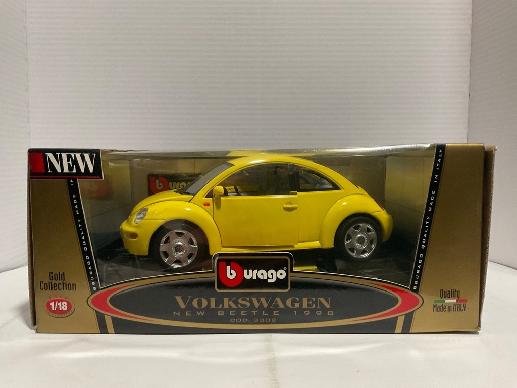 1:18 BURAGO VOLKSWAGEN NEW BEETLE 1998 YELLOW ON GREY