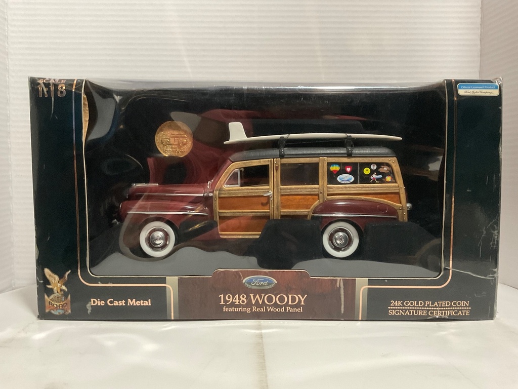 1:18 ROAD SIGNATURE FORD 1948 WOODY BROWN/BLACK ON GREY