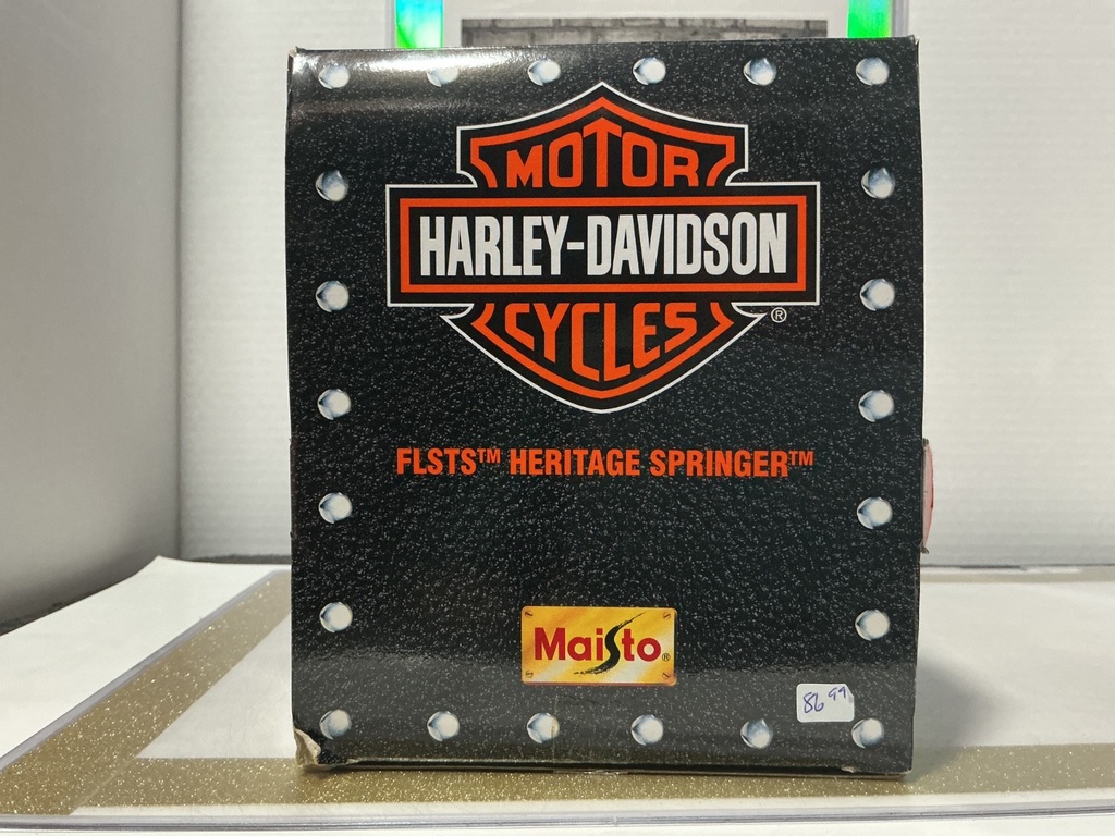 1:18 HARLEY DAVIDSON MOTORCYCLES FLSTS HERITAGE SPRINGER