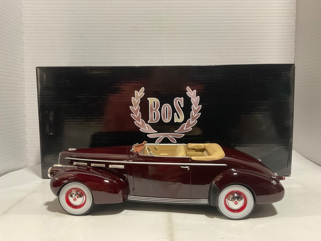 1:18 BEST OF SHOW CONVERTIBLE COUPE 1940 DARK RED ON TAN *BROKEN PIECES