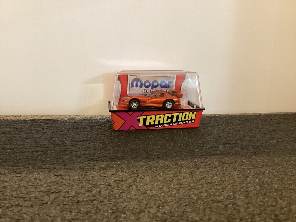 [003317] JOHNNY LIGHTNING XTRACTION HO SLOT CAR DODGE VIPER GTS-R