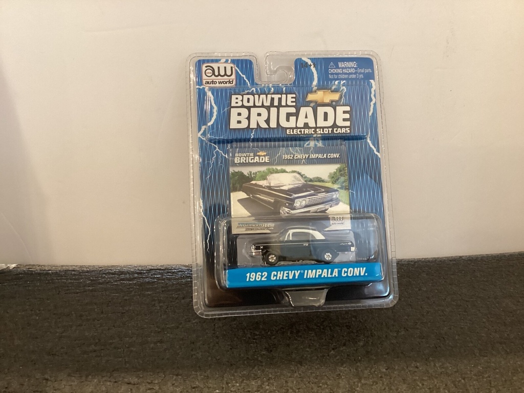 [003397] AUTO-WORLD XTRACTION HO SLOT CAR 1962 CHEVY IMPALA CONV. (BLACK)