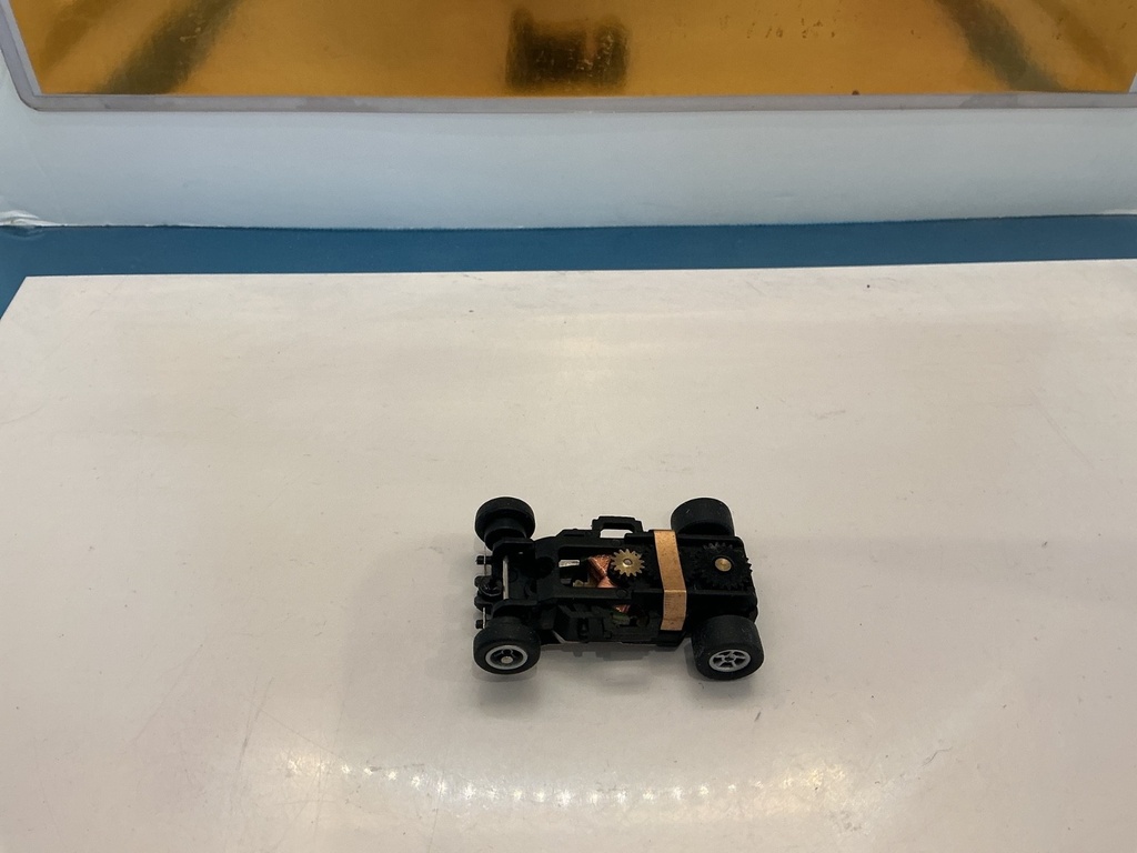 [102760] HO SLOT CAR COMPLETE RUNNING CHASSIS VARIOUS BRANDS SEE PICTURES