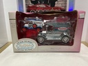 TRUE VALUE HARDWARE 1:43/1:25  SCALE 1913 MODEL T 2 pack