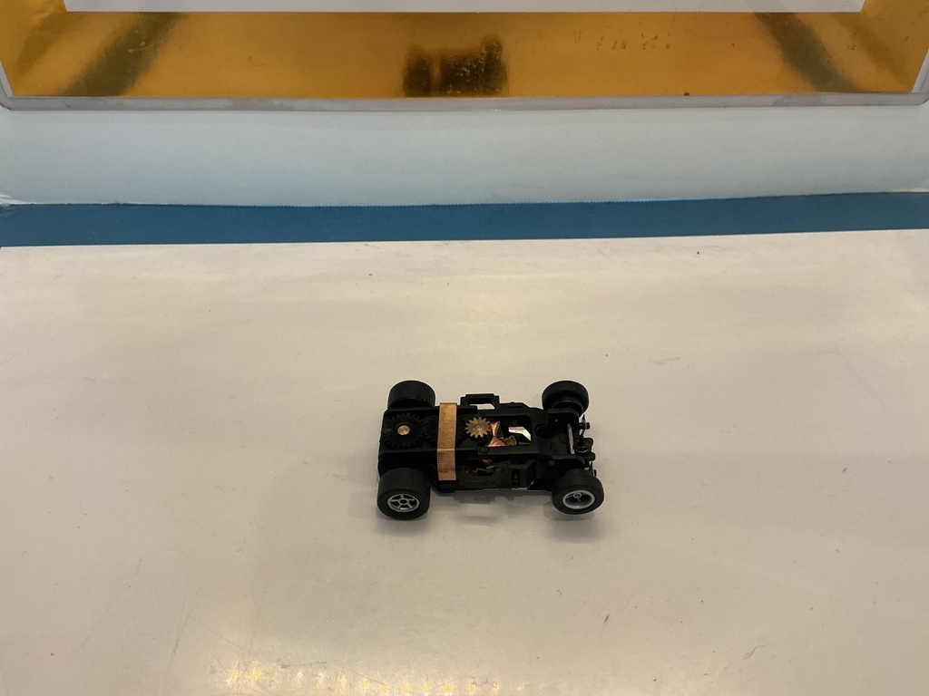 [102754] HO SLOT CAR COMPLETE RUNNING CHASSIS VARIOUS BRANDS SEE PICTURES