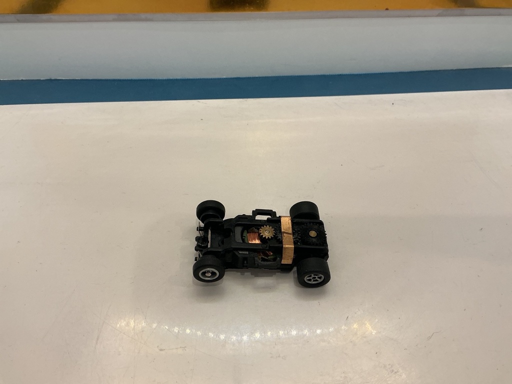 [102698] HO SLOT CAR COMPLETE RUNNING CHASSIS VARIOUS BRANDS SEE PICTURES