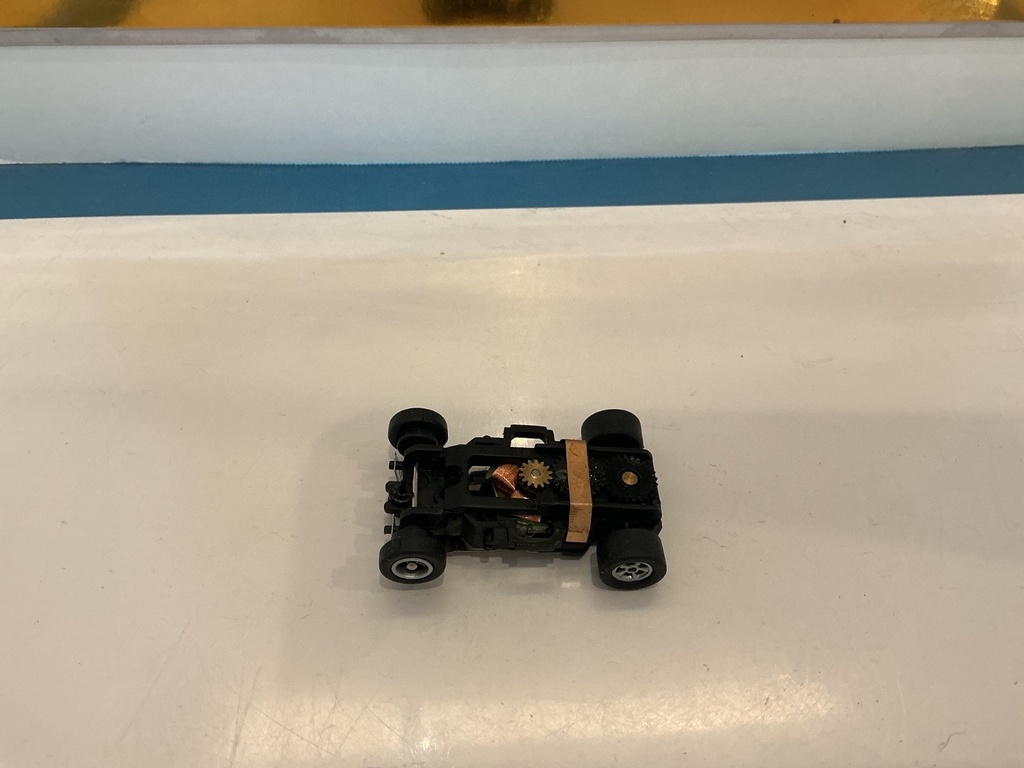 [102748] HO SLOT CAR COMPLETE RUNNING CHASSIS VARIOUS BRANDS SEE PICTURES
