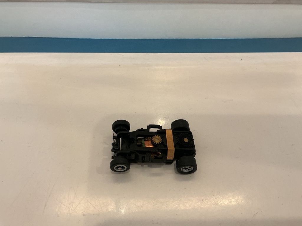 [102749] HO SLOT CAR COMPLETE RUNNING CHASSIS VARIOUS BRANDS SEE PICTURES