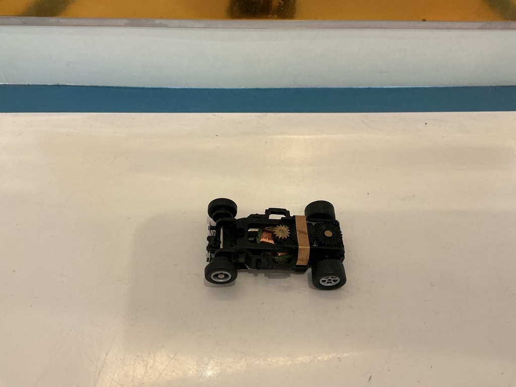 [102751] HO SLOT CAR COMPLETE RUNNING CHASSIS VARIOUS BRANDS SEE PICTURES