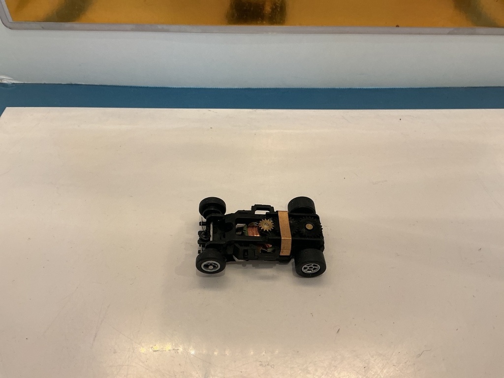 [102752] HO SLOT CAR COMPLETE RUNNING CHASSIS VARIOUS BRANDS SEE PICTURES