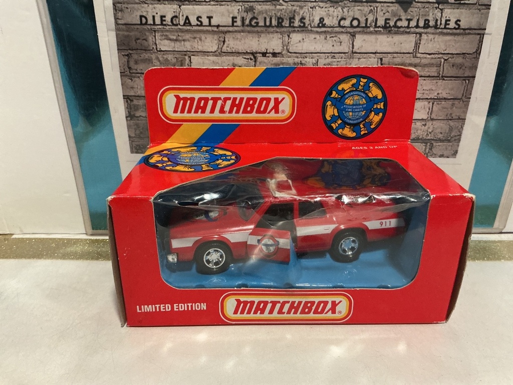 1/43 MATCHBOX - INTERNATIONAL ASSOCIATION OF FIRE CHIEFS - K78/SA Fire Chief Car