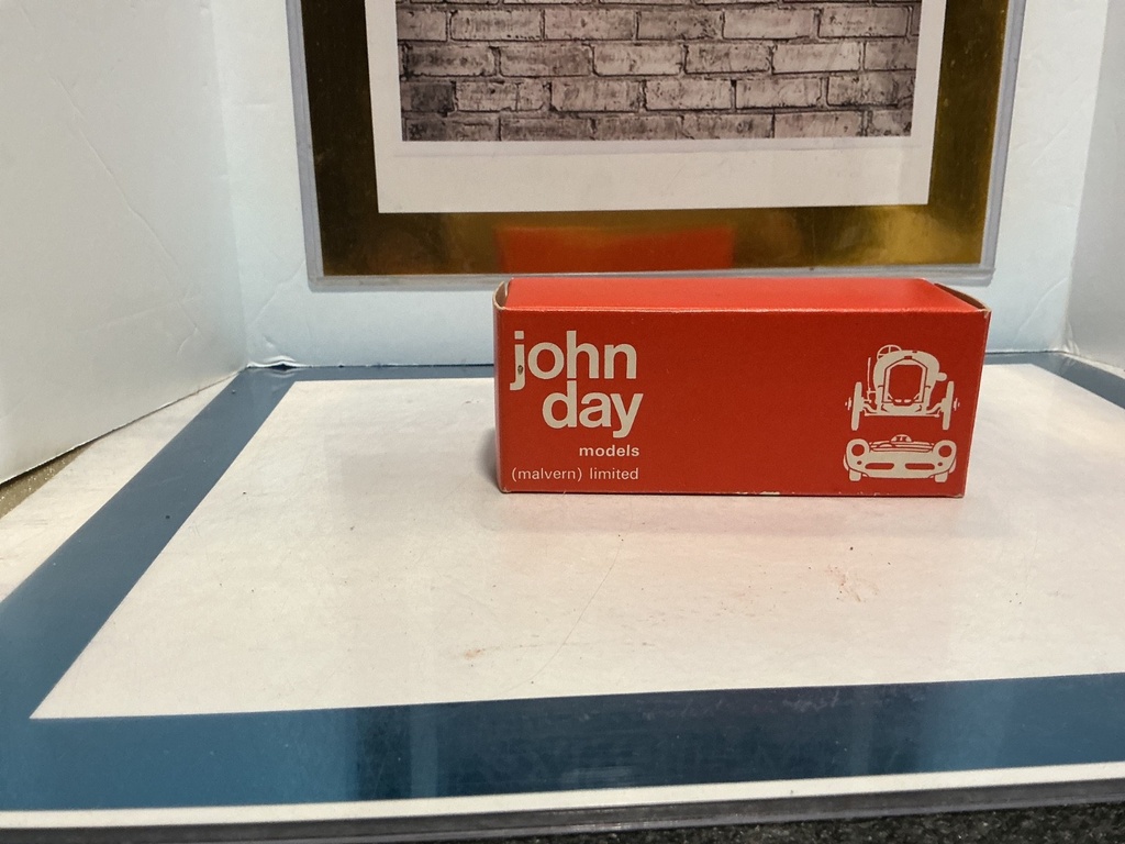 1/43 UNBUILT JOHN DAY MARCH 761