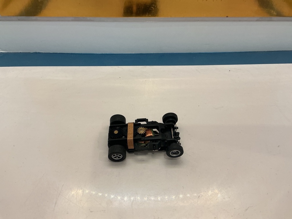 [102732] HO SLOT CAR COMPLETE RUNNING CHASSIS VARIOUS BRANDS SEE PICTURES