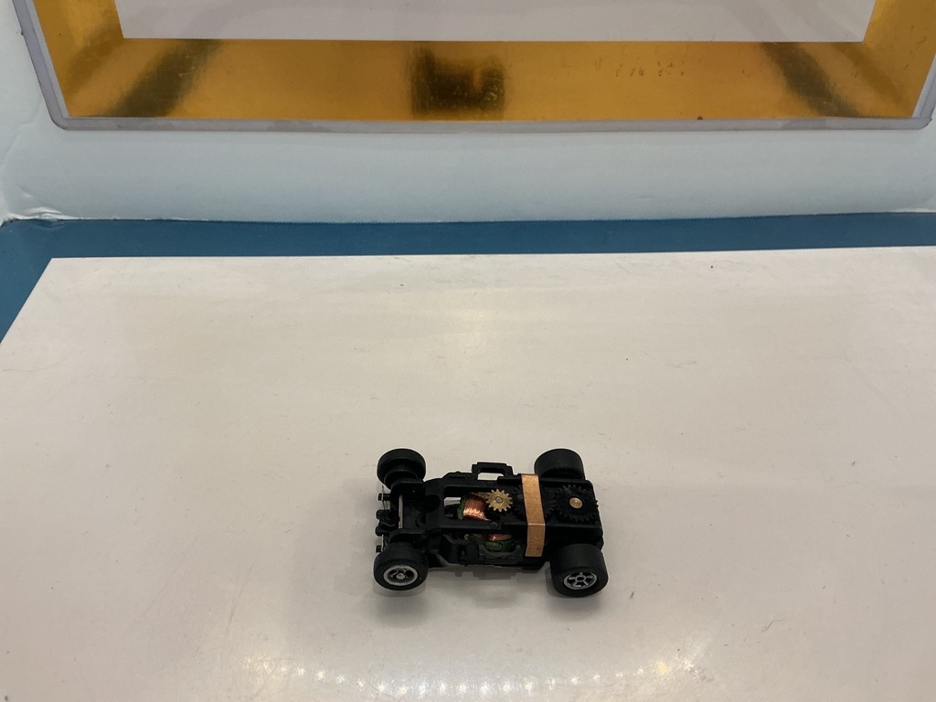 [102735] HO SLOT CAR COMPLETE RUNNING CHASSIS VARIOUS BRANDS SEE PICTURES