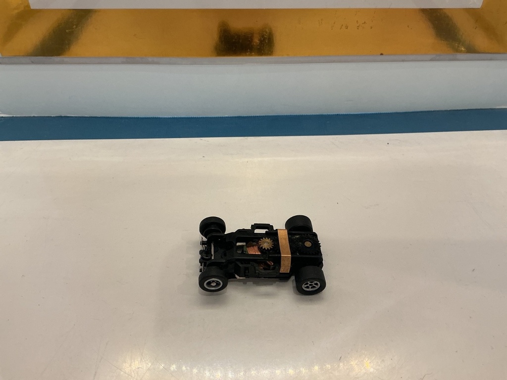 [102728] HO SLOT CAR COMPLETE RUNNING CHASSIS VARIOUS BRANDS SEE PICTURES