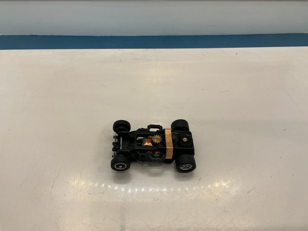 [102736] HO SLOT CAR COMPLETE RUNNING CHASSIS VARIOUS BRANDS SEE PICTURES