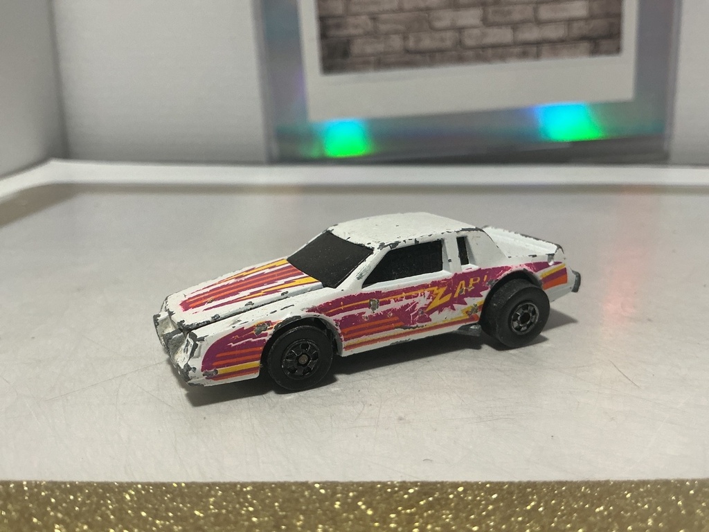 1/64 HOT WHEELS MATTEL 1984 KNOCKER STOCKER BUICK REGAL