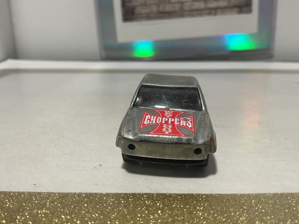 [010986] 1/64 JADA TOYS WEST COAST CHOPPERS 2002 CHEVY SILVERADO EXTENDED CAB