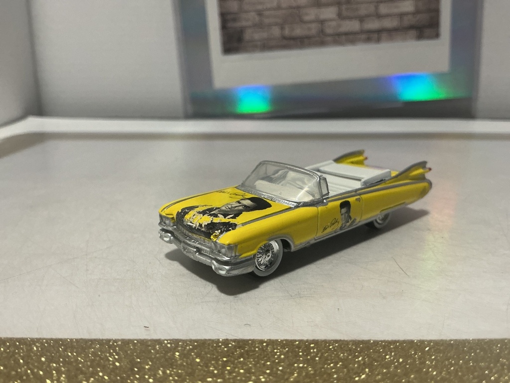 1/64 2003 JOHNNY LIGHTNING 1959 CADILLAC ELDORADO ELVIS PRESLEY