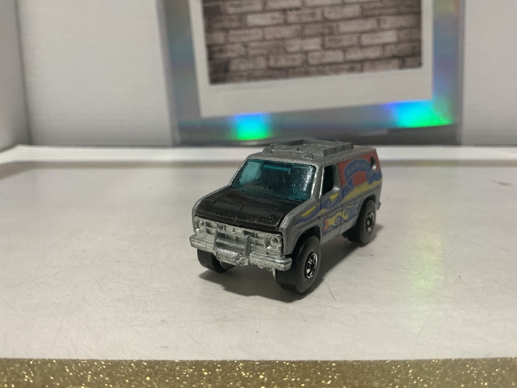 1/64 1977 HOTWHEELS MATTEL HOT WHEELS BAJA BREAKER VAN