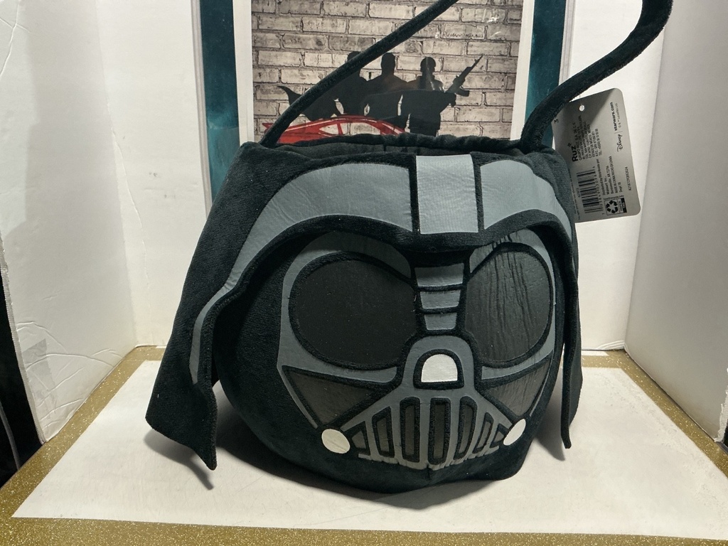 STARWARS - DARTH VADER PLUSHIE BASKET