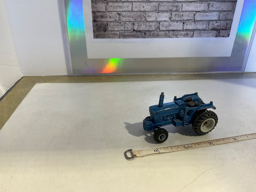 TRACTOR  **NO BOX