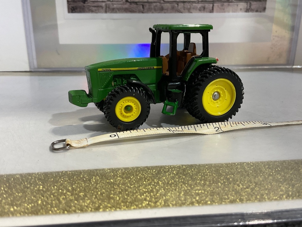 JOHN DEERE 8400 DUAL WHEELS  TRACTOR **NO BOX