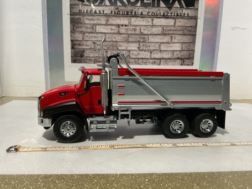 DIECAST MASTERS DUMP TRUCK EXHAUST HAS BEND   {LOOSE, NO BOX}