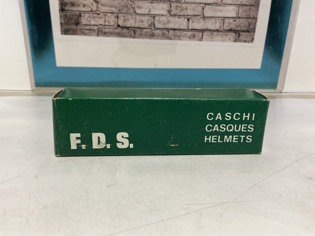 F.D.S HELMET MODEL - NO.19 CLAY REGAZZONI ‘71