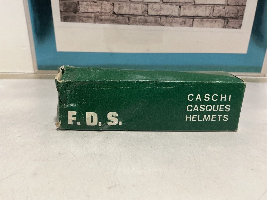F.D.S HELMET - NO.33 NICCARDO PATRESE [DAMAGED BOX]