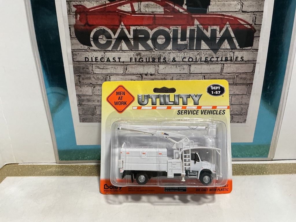 1/87 SCALE - BOLEY - MEN AT WORK UTILITY DEPARTMENT ALTEC [WHITE] TRUCK