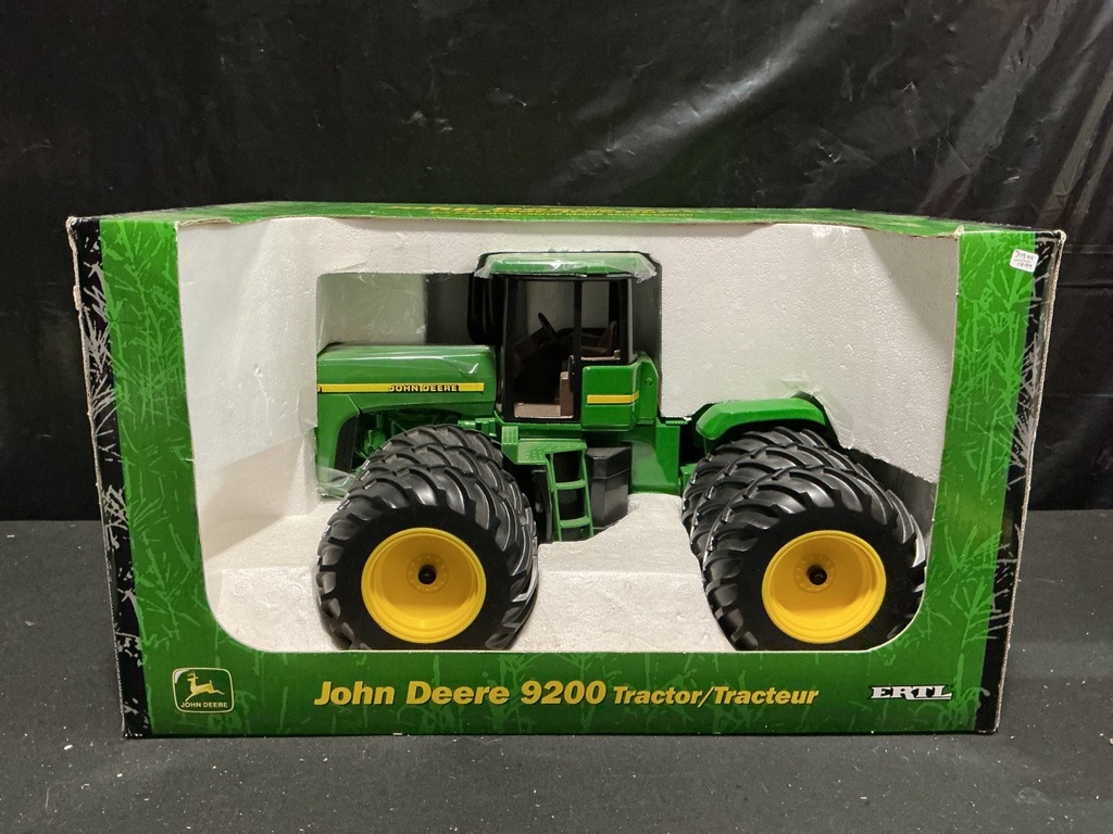 1/16 SCALE - ERTL/JOHN DEERE 9200 TRACTOR
