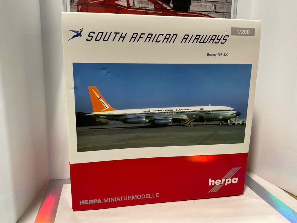 1/200 HERPA SOUTH AFRICAN AIRWAYS  BOEING 707-320~~