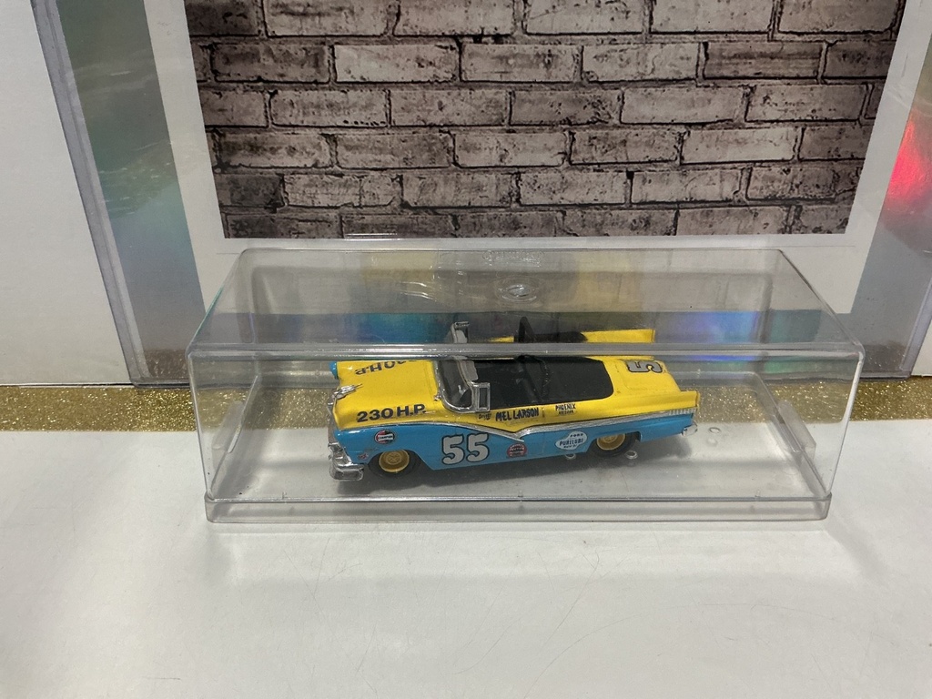 QUARTZO - 1956 Ford Fairlane NASCAR #55 Mel Larson