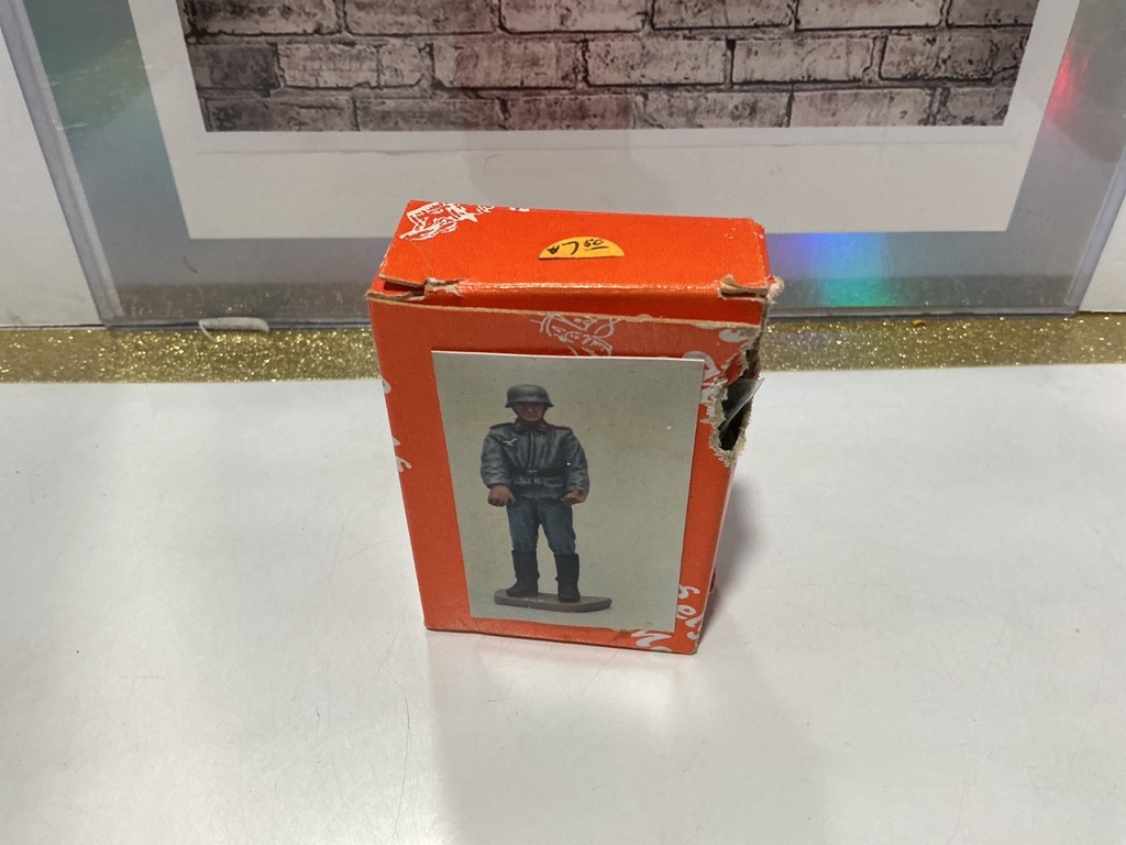 BELGO MODELS - GERMAN 12.8 CM GUN CREW N.306 [DAMAGED BOX]