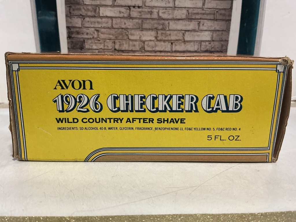 AVON 1926 CHECKER CAB - WILD COUNTRY AFTER SHAVE 5 FL.OZ