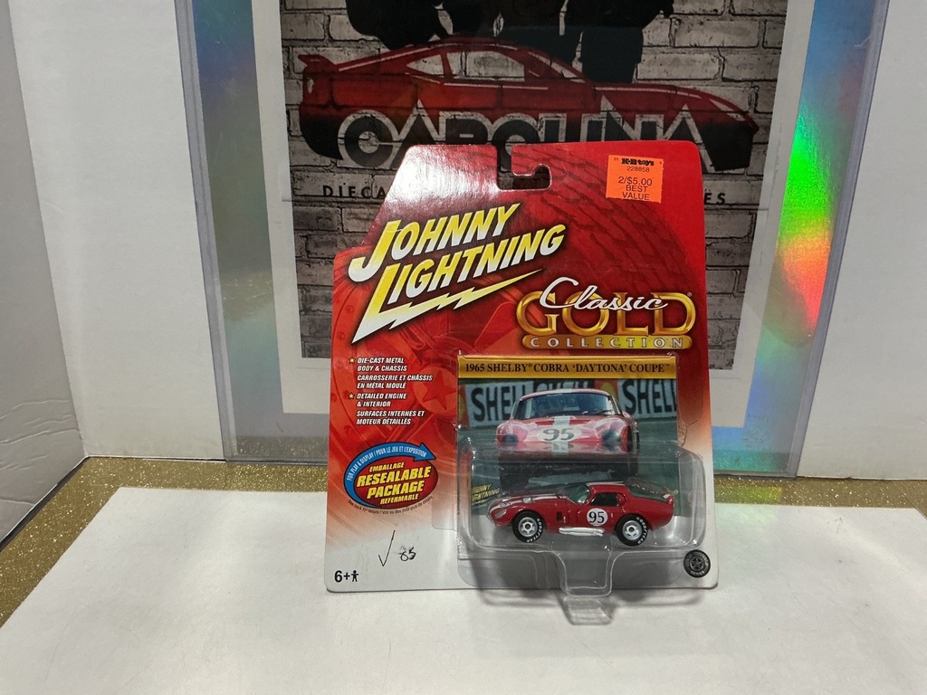 JOHNNY LIGHTNING - CLASSIC GOLD COLLECTION - 1965 SHELBY COBRA ‘DAYTONA’ COUPE