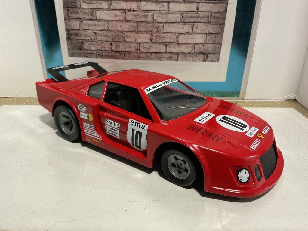 [117514.] 1:18 POLISTIL ITALY TSI FERRARI 308 GTB SACKS #10 RED ON BLACK