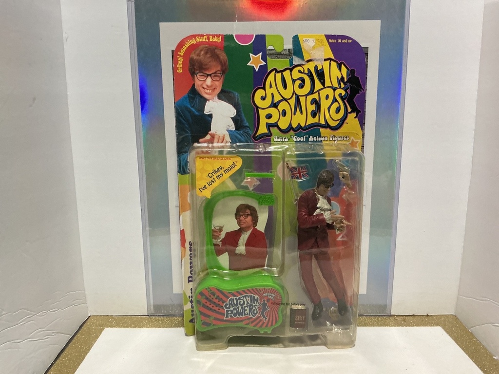 AUSTIN POWERS W/VOICE CHIP AND ACCESSORIES