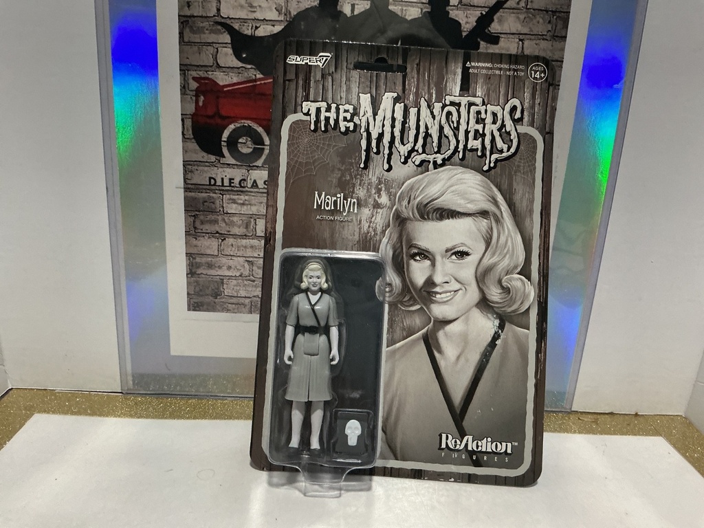 SUPER7 - THE MUNSTERS: MARILYN