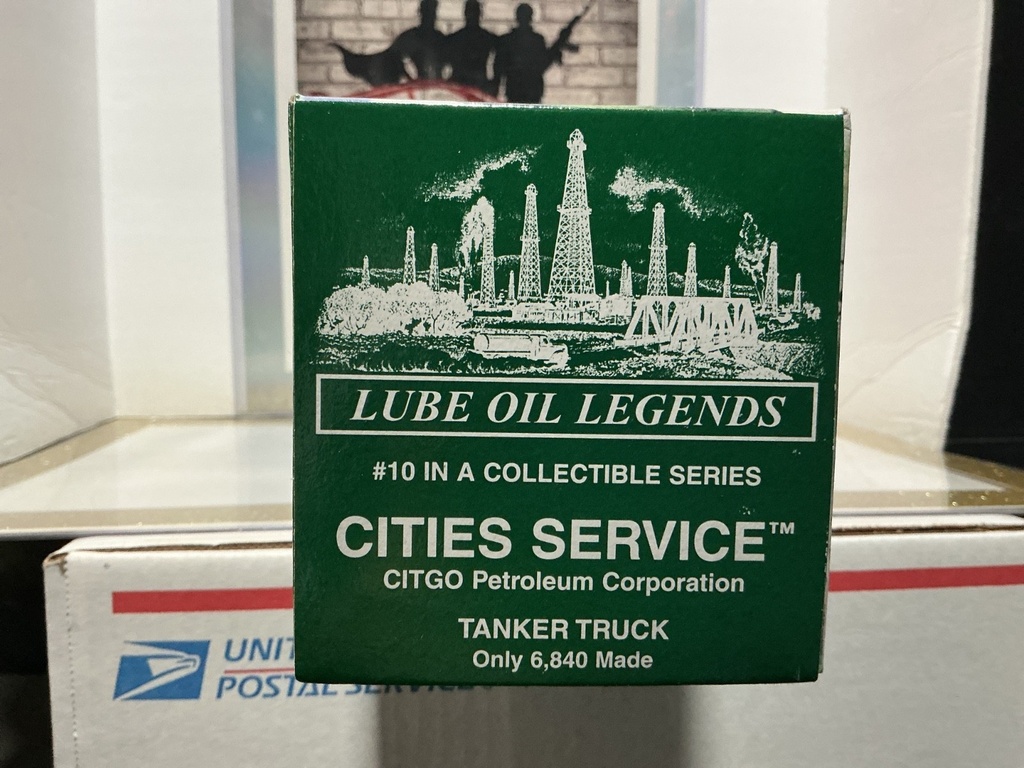 LUBE OIL LEGENDS - CITIES SERVICE TANKER TRUCK [BOX DAMAGED]