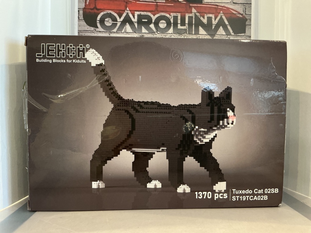 [103877] JEKCA [BUILDING BLOCKS FOR KIDULTS] - TUXEDO CAT 02SB/ST19TCA02B