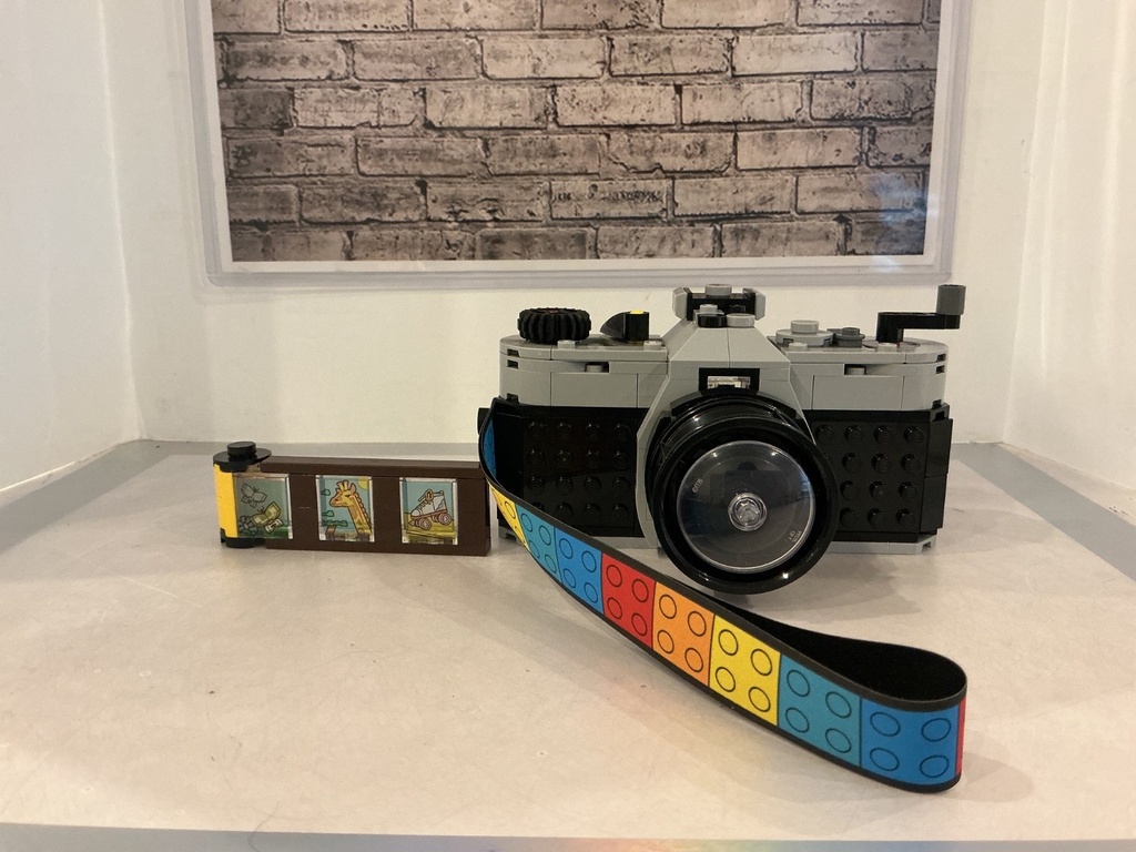LEGO Creator 3-in-1 Retro Camera # 31147 [MISSING PIECES]