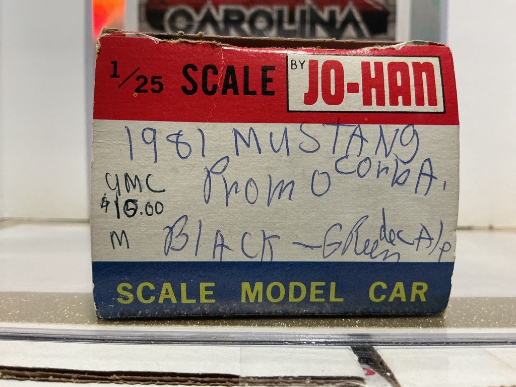 [103660] [DAMAGED BOX] 1/25 SCALE JO-HAN MODEL CAR - 1981 MUSTANG FROMO COBRA BLACK/GREEN