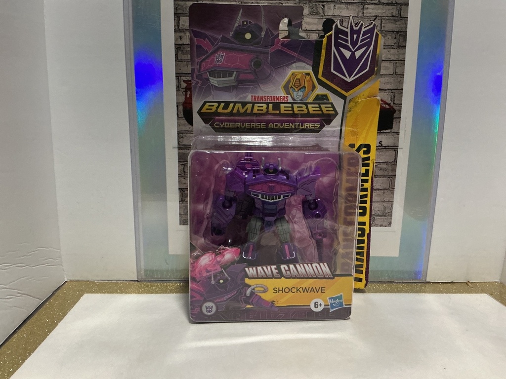 TRANSFORMERS BUMBLEBEE: CYBERVERSE ADVENTURES - SHOCKWAVE