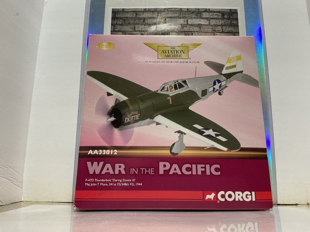 CORGI - AVIATION ARCHIVE P47D THUNDERBOLT DARING DOTTIE III